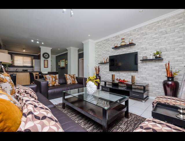 2 BEDROOM APARTMENT TO LET IN MORNINGSIDE